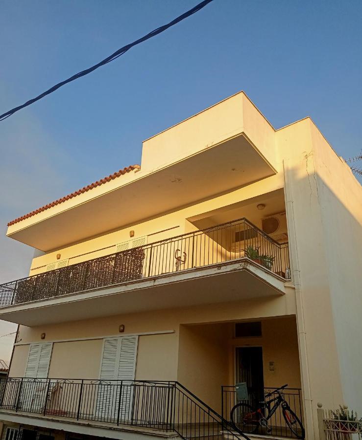 Όμορφο Και Ευρύχωρο Διαμέρισμα Με Θέα! Lejlighed Nafplio Eksteriør billede